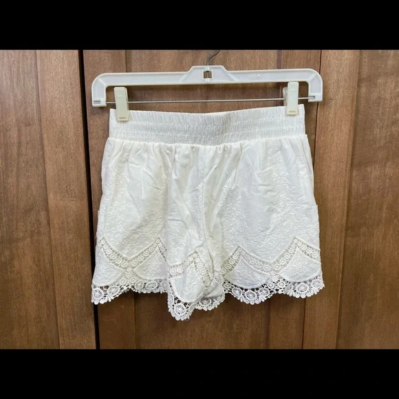 Xhilaration Lace Trim Shorts - Picture 2 of 7